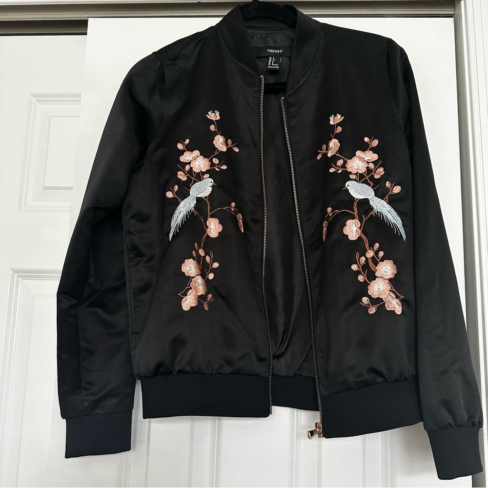 Forever 21 black bomber jacket